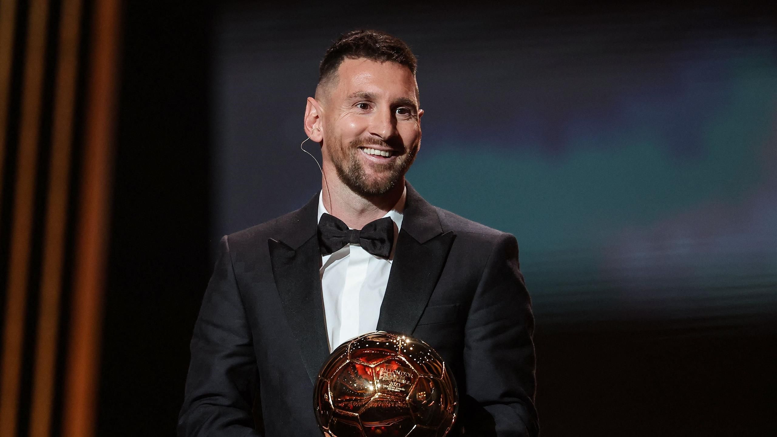 Ballon d'or for the eighth time! Lionel Messi won